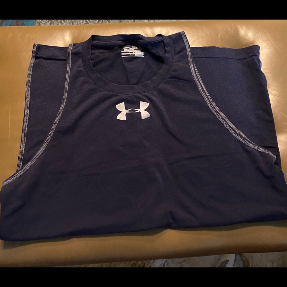 Muscle Tee by UA